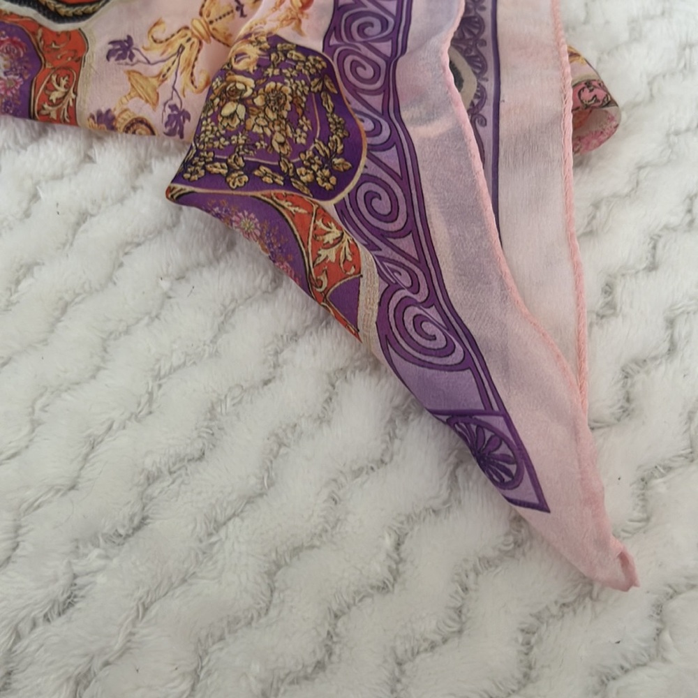Versace scarf - Picture 11 of 11